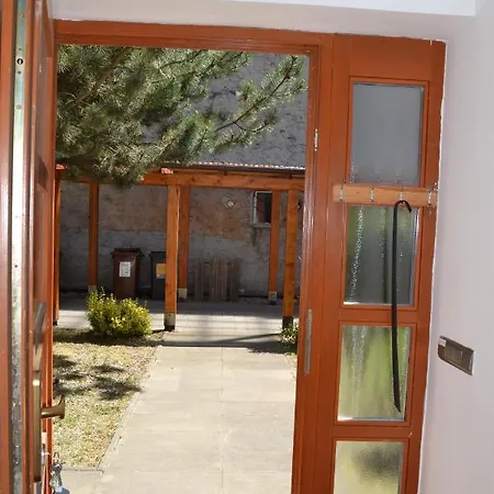Villa Large House With Parking, 30 Min To Prague Center *