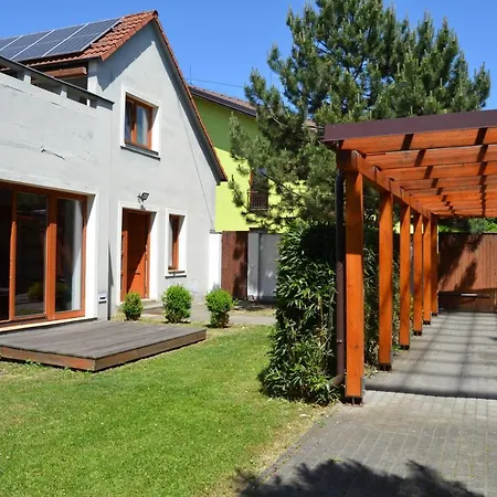 Large House With Parking, 30 Min To Prague Center Villa Uvaly (Central Bohemian)