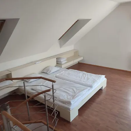 Villa Large House With Parking, 30 Min To Prague Center Uvaly (Central Bohemian)