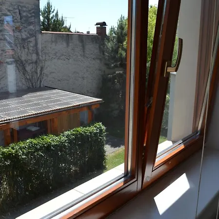 Large House With Parking, 30 Min To Prague Center Uvaly (Central Bohemian)