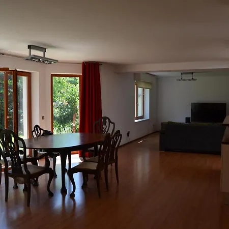 Large House With Parking, 30 Min To Prague Center
