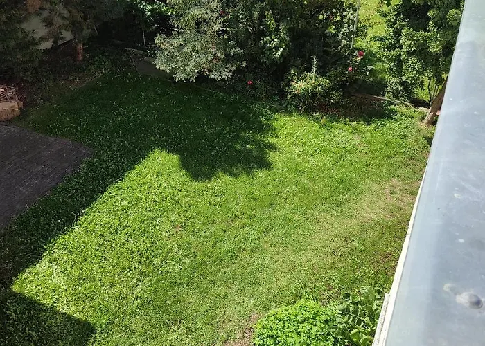 Large House With Parking, 30 Min To Prague Center