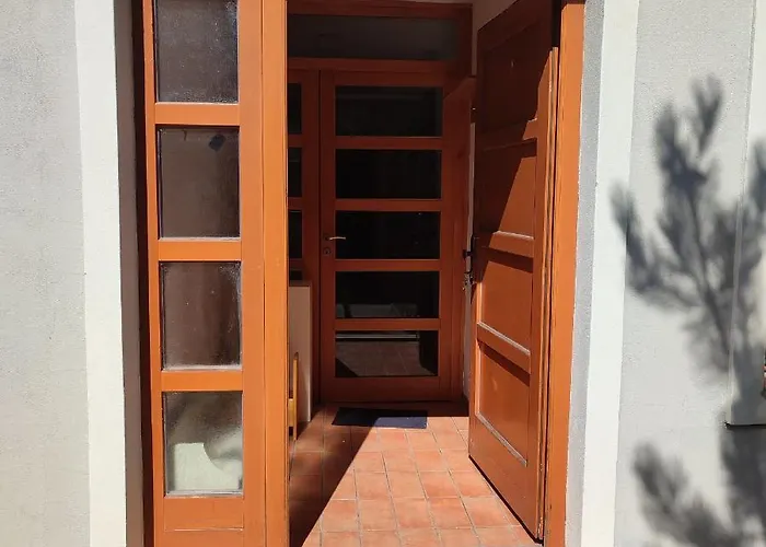 Large House With Parking, 30 Min To Prague Center