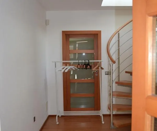 Large House With Parking, 30 Min To Prague Center 빌라 *