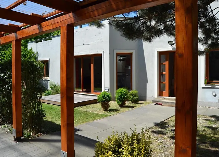 Large House With Parking, 30 Min To Prague Center *